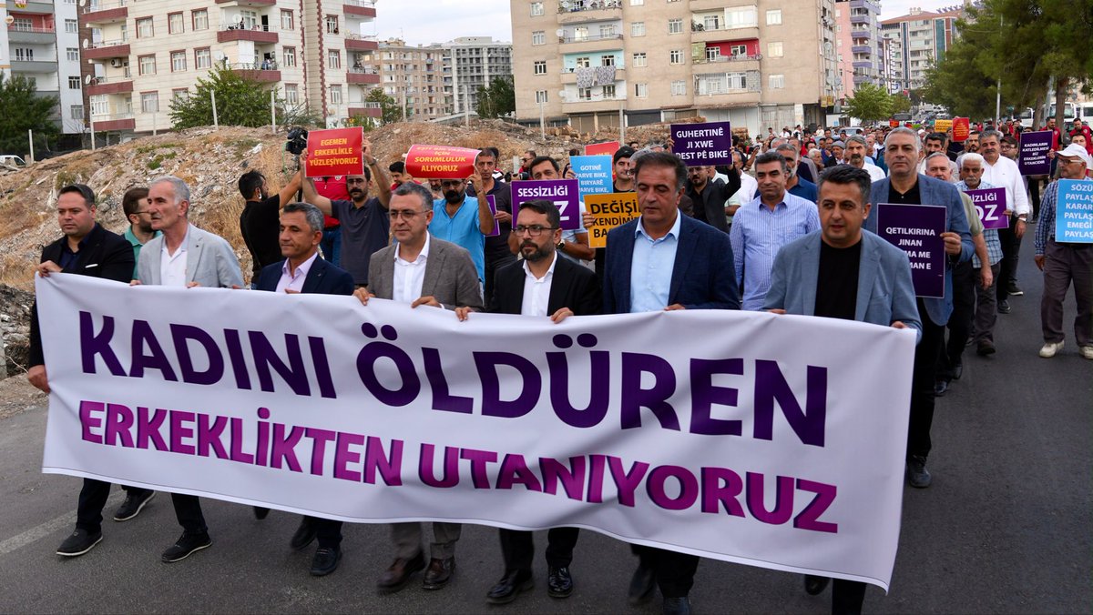 kocakoybel's tweet photo. 🟣 Em ê li hemberî kuştina jinan û tundiya mêran bêdeng nemînin! https://t.co/ISpjHmdpGD