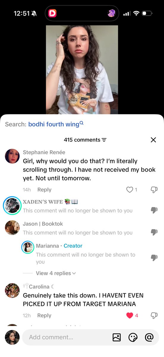 noirwitheredros's tweet photo. Imagine pouring your heart and soul into a novel just so that a Book Toker can spoil the entire novel in 14 videos and read entire excerpts. Poor Rebecca @rebeccayarrose  #ThreshingDay #RebeccaYarros #FourthWing #MarianasReads https://t.co/0FQeFO8AMF