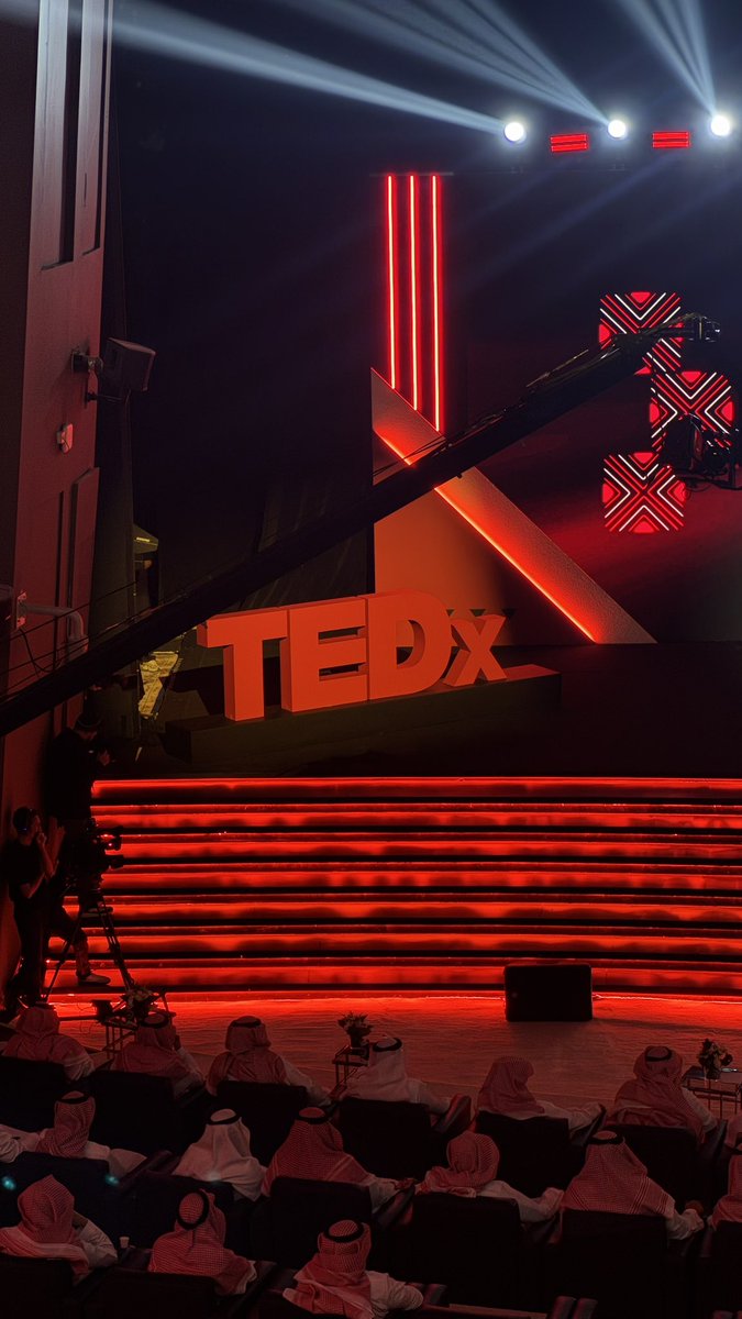 iinouraly's tweet photo. TEDx الشبـاب والهويـة ✨ https://t.co/r8BOq1FC32