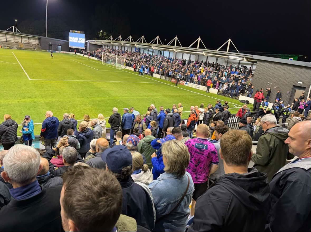 footyawayday's tweet photo. Around 1,300 Carlisle fans away at Fylde last night - great turn out for the National League! 

More away fans than home fans 👏 👏 👏 #cufc https://t.co/G3JlQ7aWZ7