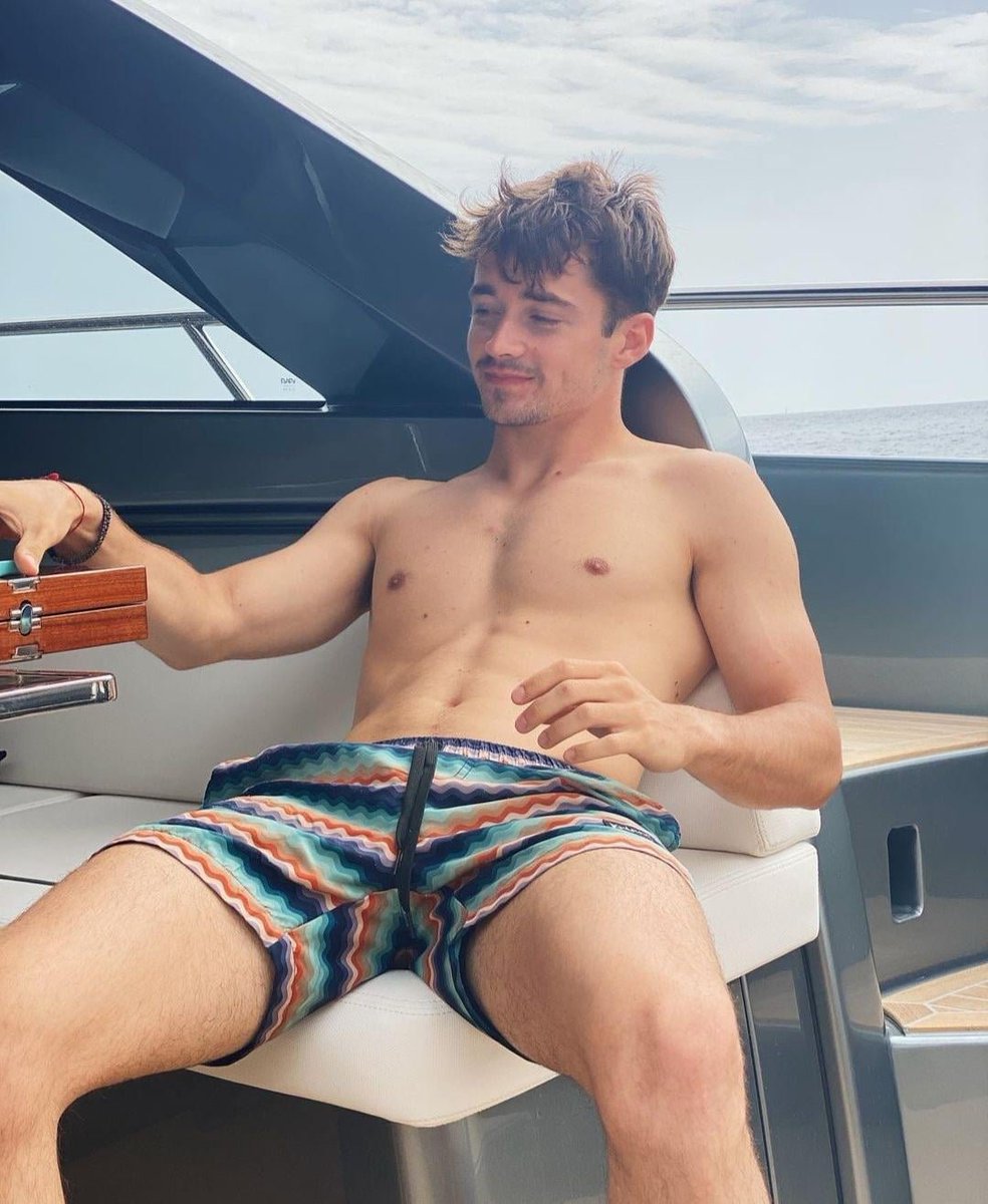 roleplay_tom's tweet photo. Being this hot should be illegal. https://t.co/2dx7QDvSF2