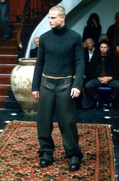 tomgorls's tweet photo. dolce &amp; gabbana fw99 is my fall vibe https://t.co/9oCUDkk04g