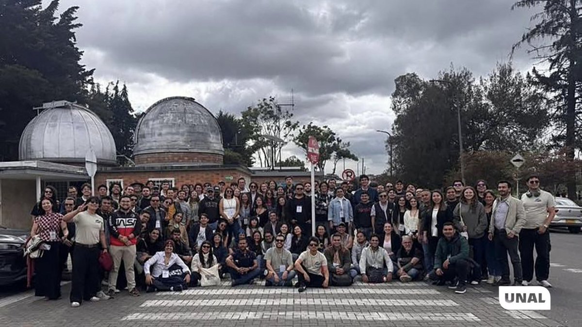 UNALOficial's tweet photo. Más de 140 personas se reunieron para hablar sobre cómo estudiar el universo. 🌌

La UNAL fue una de las sedes del "IX Congreso Colombiano de Astronomía y Astrofísica", en el que se presentaron investigaciones sobre estrellas, planetas y galaxias. 👉 https://t.co/8QP9C0qlgA https://t.co/5DgFq9YwVQ