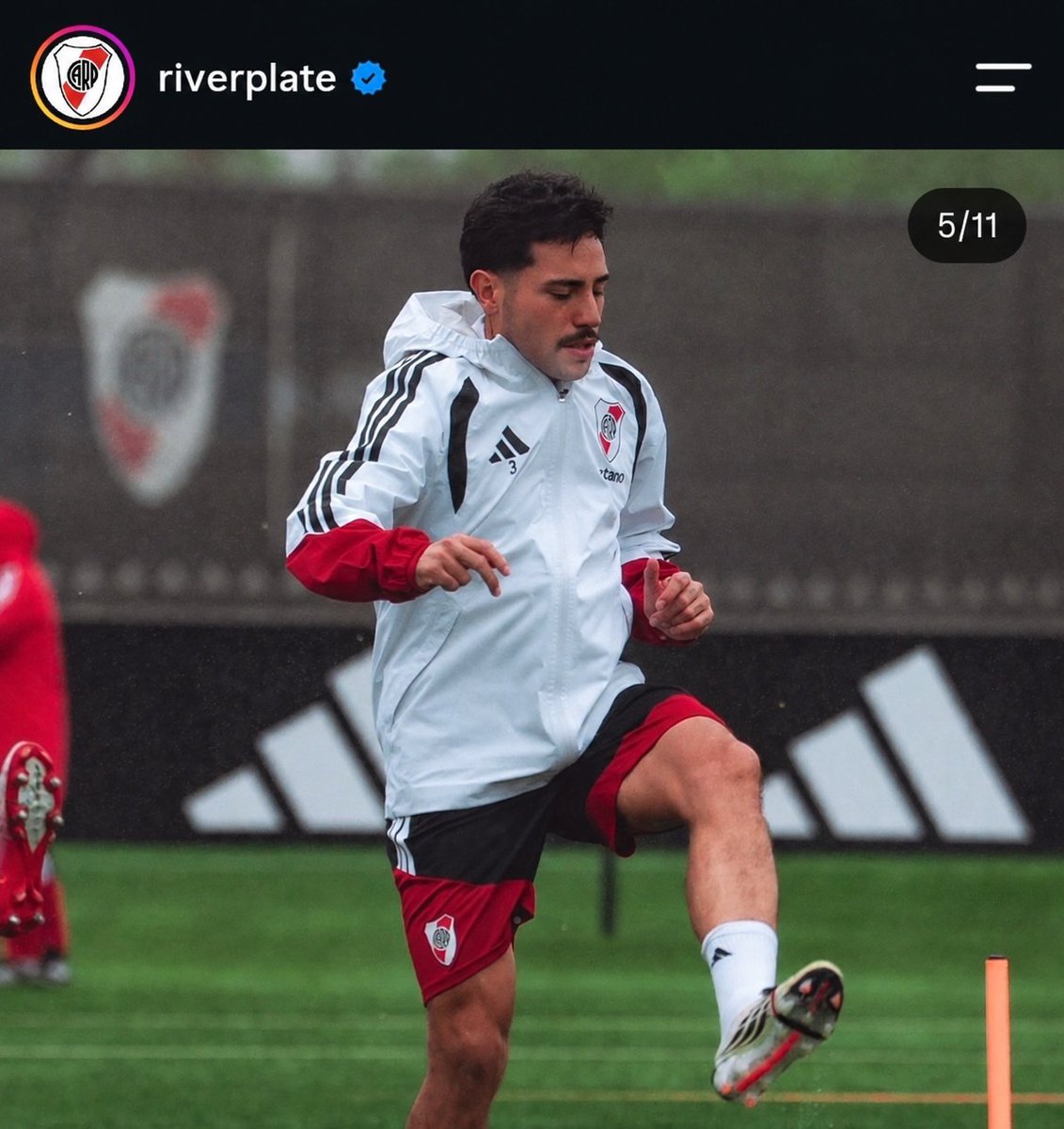 frabigol's tweet photo. Y este quien poronga es?? Spawneo un jugador de la nada en el River Camp?? https://t.co/qaTXGP6ueX