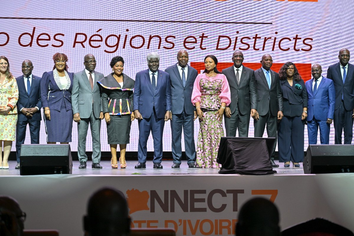 DrBeugreMambe's tweet photo. 1 014 km d’autoroutes, 6 774 km de routes interurbaines bitumées, 9 pôles agro-industriels, 5 CHU, 21 hôpitaux généraux, 1 200 établissements sanitaires de premier contact, 9 485 salles de classe et 5 nouvelles universités. https://t.co/7RoLfDA1GM