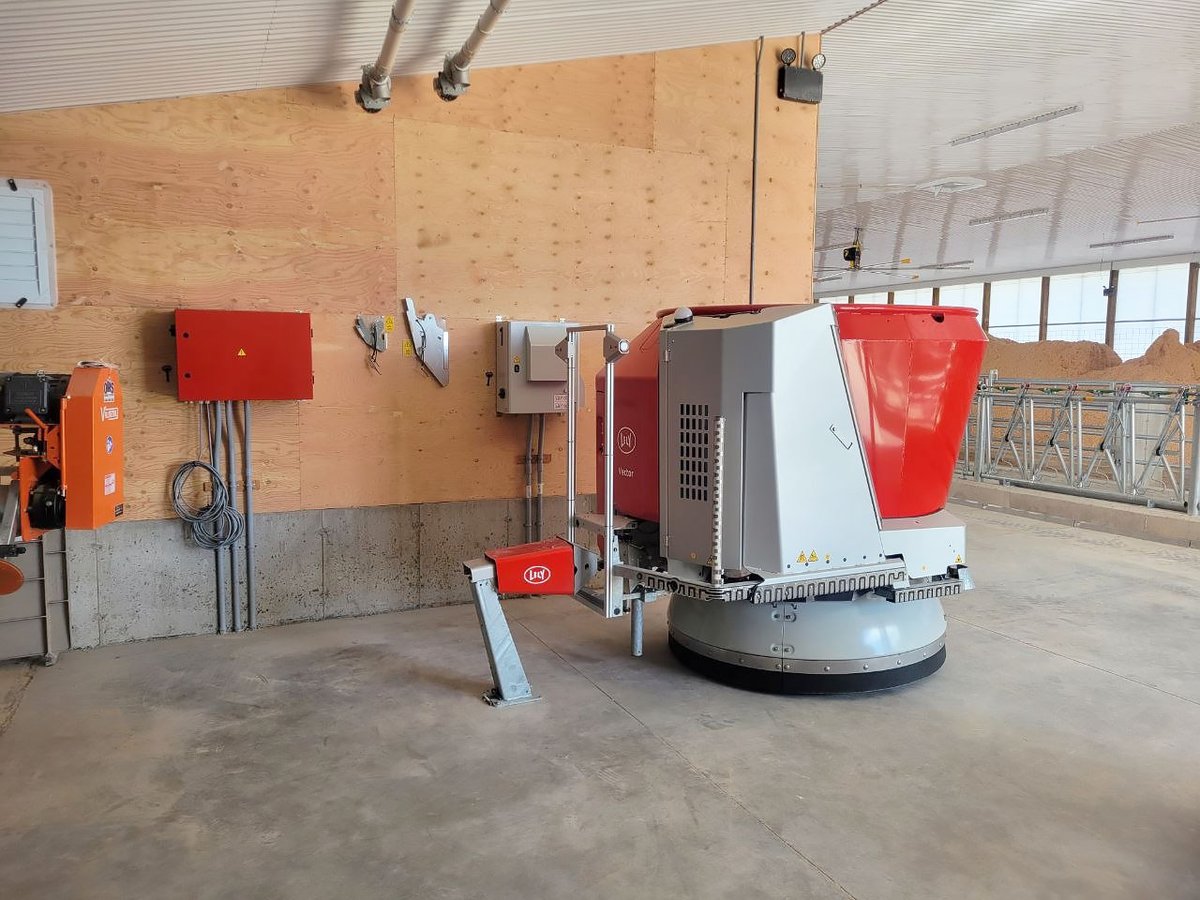 GRRobotics's tweet photo. Milestone alert! We completed our first Lely Vector M2 Next install at Knapp’s Farm. Integrated with Harvestore silos, it will deliver 24/7 precision feeding to their purebred Charolais herd! 
#GrandRiverRobotics #Lely #LelyVector #OntarioBeef https://t.co/n4Vw3lx7ON