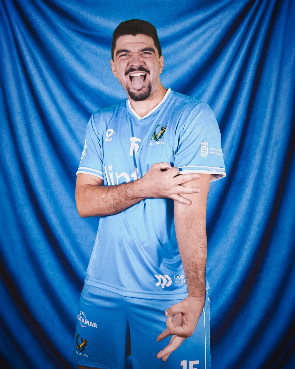 sdteucro's tweet photo. ℚ𝕌𝔼 𝕋𝔸𝕃 ℕ𝕆𝕊 ℚ𝕌𝔼𝔻𝔸? 😎💙

A nova camiseta xa ten protagonistas. Que che parece?

Deixámosche que a valores ti nos comentarios 👇

#TeucroLintel #ARenacenza #SerOQueSomos https://t.co/sxdd1eiZQt