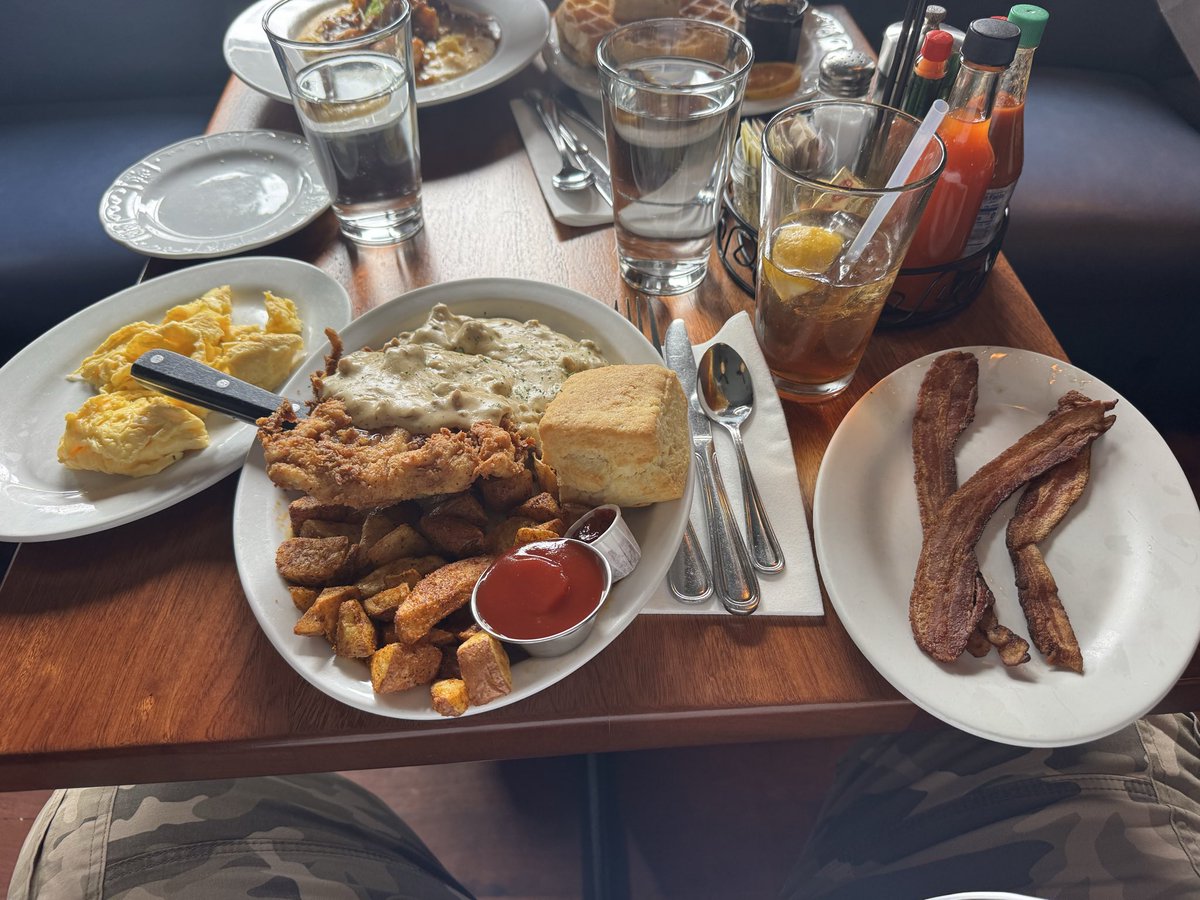 Mister_Ward91's tweet photo. @Saymynaaaae Listen is a place called Screen Door it might be some of the best food I’ve had in my life https://t.co/GMFiUbrVMq