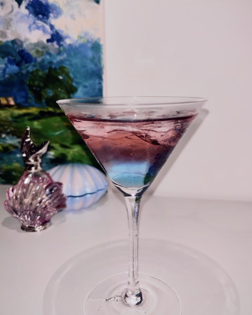 StellaluvQiyu's tweet photo. Found a video on how to make Qiyu’s cocktail. Ingredients used: Blue Curaçao Liqueur, Silver Rum, Lime Juice, Agar-Agar Red Powder

Send this to someone of age with troubled intelligent level before they put under-researched things in their mouth🥺 
Xhs ID：625934143 
#rafayel https://t.co/pVC1slZesw