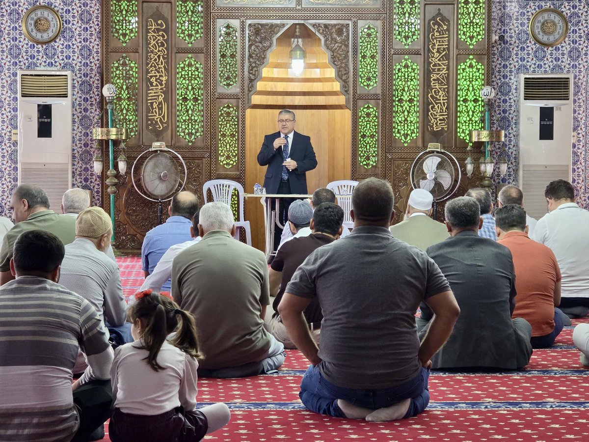 celaleddin_gul's tweet photo. TOROSLAR’DA DİN GÖREVLİLERİYLE MUTAT TOPLANTIDA BULUŞTUK 

Mil-Diyanet Sen Genel Başkanı Celaleddin Gül ve heyeti, Toroslar İlçe Müftülüğü mutat personel toplantısına katılarak ilçede görev yapan din görevlileriyle bir araya geldi. Toplantıda din hizmetlerinin sahadaki durumu, din görevlilerinin karşılaştığı sorunlar ve güncel mesleki konular üzerine değerlendirmelerde bulunuldu.

Sendikal faaliyetlerin tanıtıldığı ve din görevlilerinin görüş ve beklentilerinin de dinlendiği buluşmada, sahada yürütülen hizmetlerin daha etkin ve verimli şekilde sürdürülebilmesi için karşılıklı fikir alışverişinde bulunuldu. Program, samimi bir atmosferde gerçekleşen sohbet ve değerlendirmelerin ardından sona erdi.

Mil-Diyanet Sen
Genel Merkezi
#diyanet
#mersin