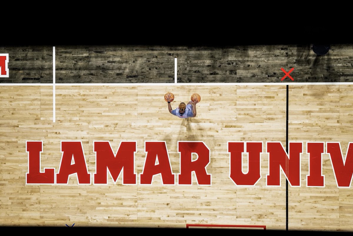 LamarWBB's tweet photo. Practice from a different perspective 🏀👀

#TogetHER | #PeckEmCards https://t.co/43Hr0Wdkfm