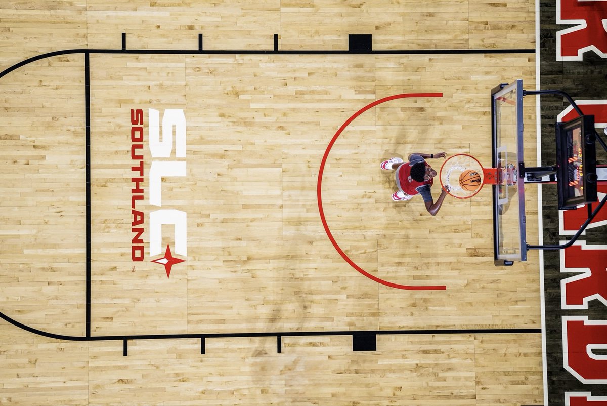 LamarWBB's tweet photo. Practice from a different perspective 🏀👀

#TogetHER | #PeckEmCards https://t.co/43Hr0Wdkfm