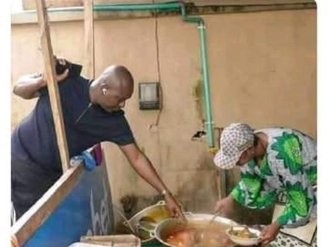 kichwa_'s tweet photo. Weka iyo mfupa kubwa,mazishi ni yako ama ya chivayo https://t.co/cS7TAmncui