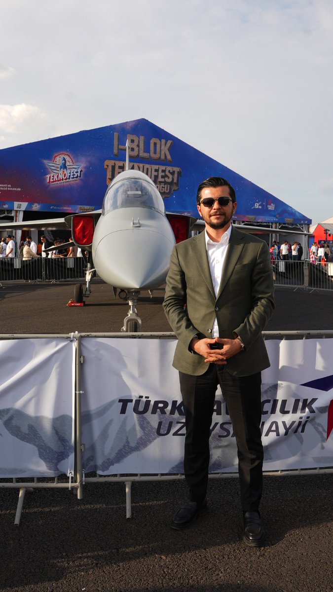 avmugurkorkmaz's tweet photo. TEKNOFEST’in Şanlıurfa’mızda düzenlenmesi hepimiz için büyük bir gurur. Gençlerimizin hayallerini teknolojiyle buluşturan bu büyük organizasyona ev sahipliği yapmaktan mutluluk duyuyoruz. 

Şanlıurfa, geleceğe ilham vermeye hazır! 

@teknofest 

#TEKNOFESTŞanlıurfa https://t.co/nF7XAFebLt