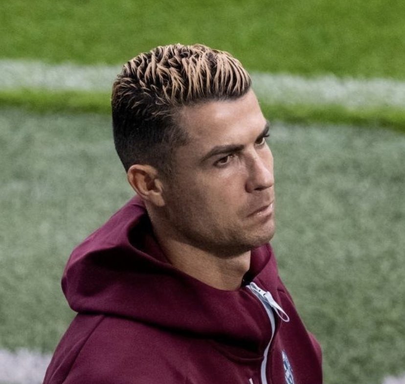 otunbalion4141's tweet photo. According to @FabrizioRomano Ronaldo has left the Portuguese training ahead of their next game,

I’m with Jorge Jesus on this one, Ronaldo should understand the team isn’t about him alone,I’ll advise him to RESIGN &amp; stop been a CRY BABY at 42,

As My GOAT,I’m Disappointed FR 🤦‍♂️ https://t.co/GqtL7ZOD4K