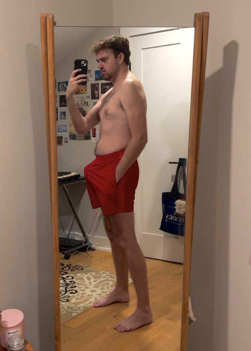 timelesstwunk's tweet photo. have i mentioned i’m 6’4” https://t.co/8rpy9qgcrT