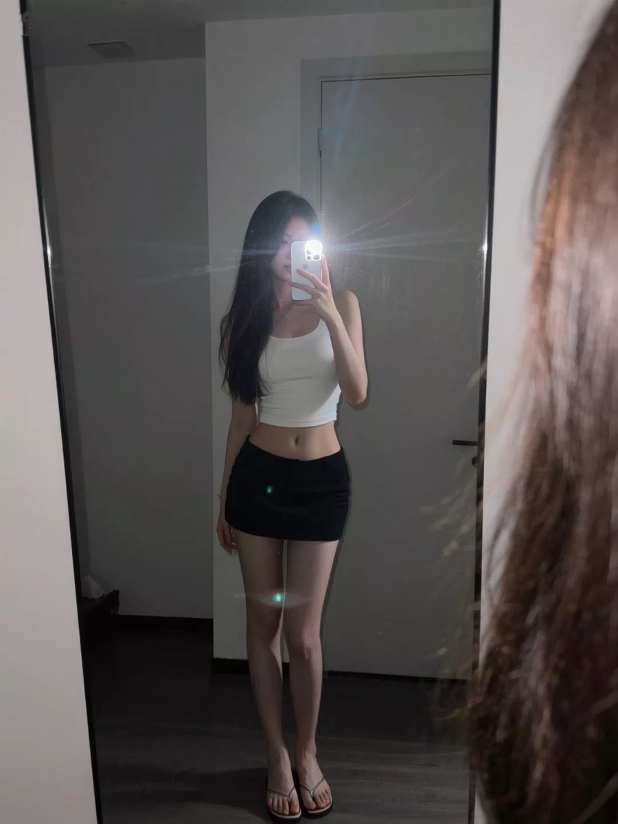 chloe75lt0's tweet photo. 3点了～～起床新拍的  

有人想锐评一下我23岁福嘛 🥹     

不要🚪..赶紧看完删.

真没有🚪 流言 1 我真的给呀 https://t.co/Lof4VTmoWJ