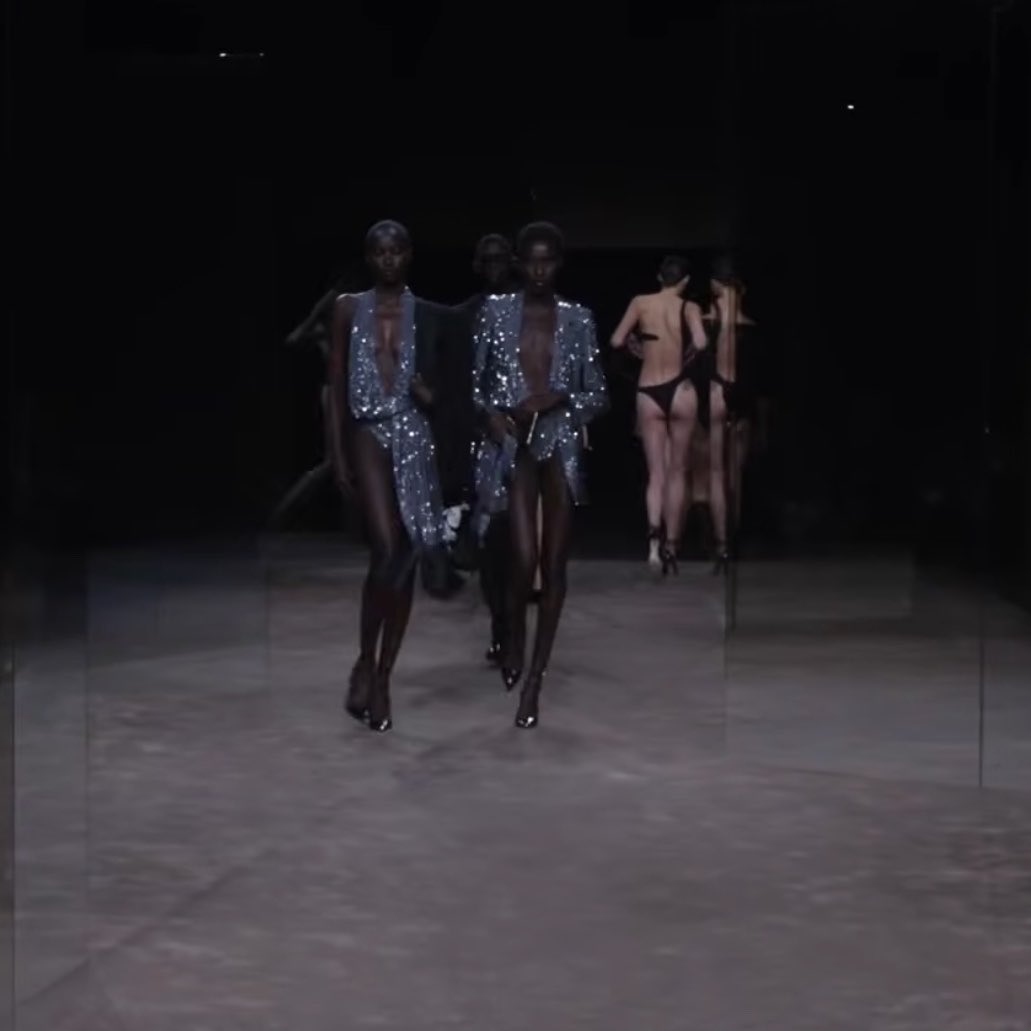 awayinskies's tweet photo. the angels you see at the gate of heaven #tomfordss27 https://t.co/QcsvEqt1ie