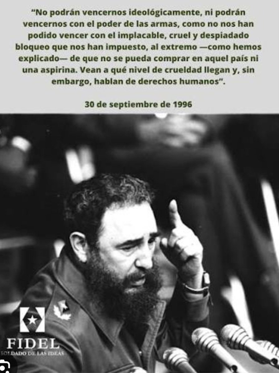 AneYanet's tweet photo. 30 de septiembre de 1996, 🎙️#FidelCastro pronuncia discurso en el acto de masas efectuado en la Plaza de la Revolución "Ernesto Guevara", en la Ciudad de Santa Clara.
#100AñosConFidel https://t.co/NOTUPtwQdC