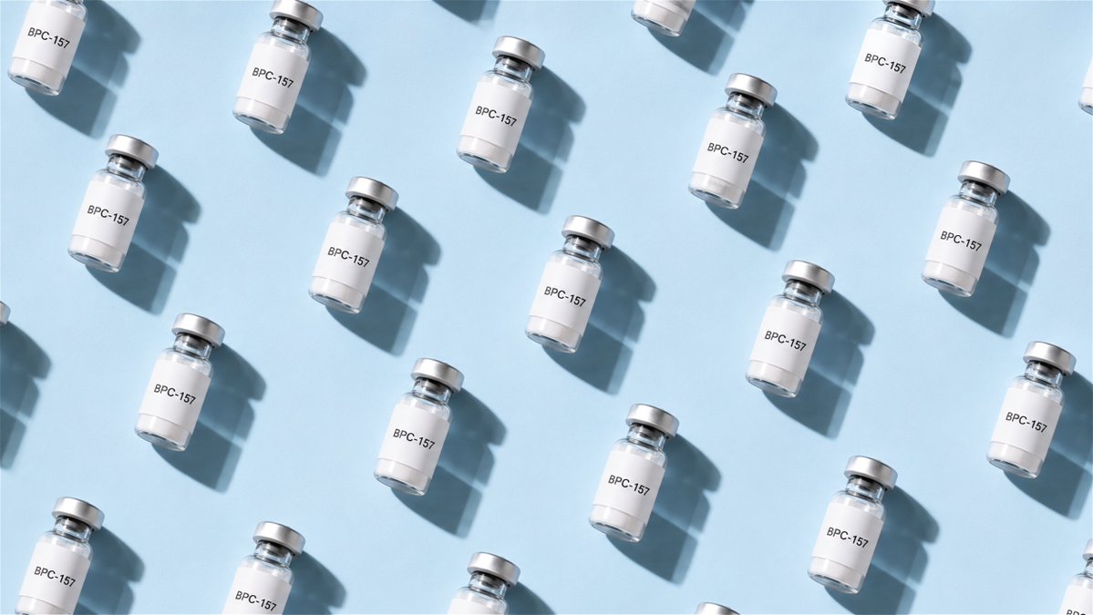 PharmExec's tweet photo. The FDA's peptide rulemaking is stalling.

An advisory panel already recommended 6 peptides for compounding, but enforcement is already cracking down on unapproved sellers.

Free sign-up, then read more here ➡️ https://t.co/4Fp7Z9snSr

#PharmExec #peptides #compounding https://t.co/BFbEZ0Yl3Y