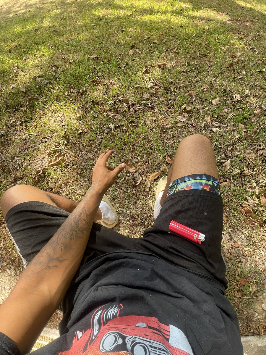 onlyuponsouls's tweet photo. Take my time and smoke my p it help me keep the other drugs in. https://t.co/pzqzzIgbma