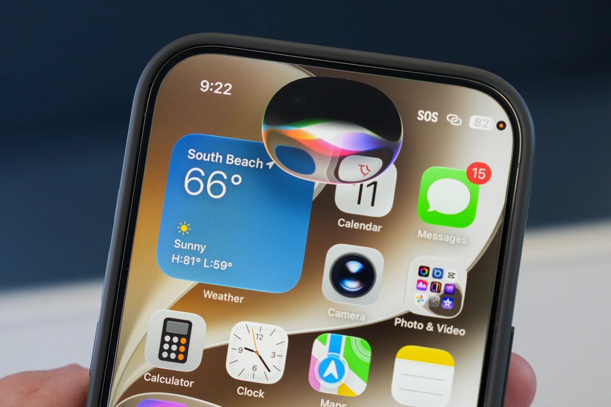 james406's tweet photo. guys, hear me out, the new Siri is actually incredible

i asked it to book me a flight to SF and guarantee an empty row to myself

it took 30 seconds to parse my response and said "Sorry, I didn't quite catch that." then when i tried again it told me it wasn't able to set reminders

Apple cooked with this one 🔥