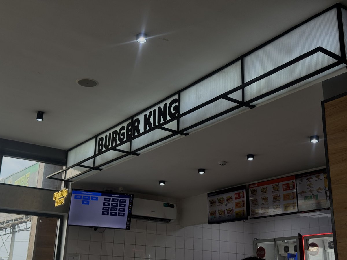 heisMartinsutd's tweet photo. Stepped out https://t.co/LKg79nAsw8