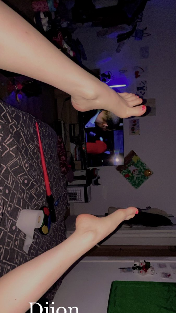 Priapria21's tweet photo. #ATM #moneyslave #moneymiss #paypig #soumis #findom https://t.co/Ud9TUzfJ6y