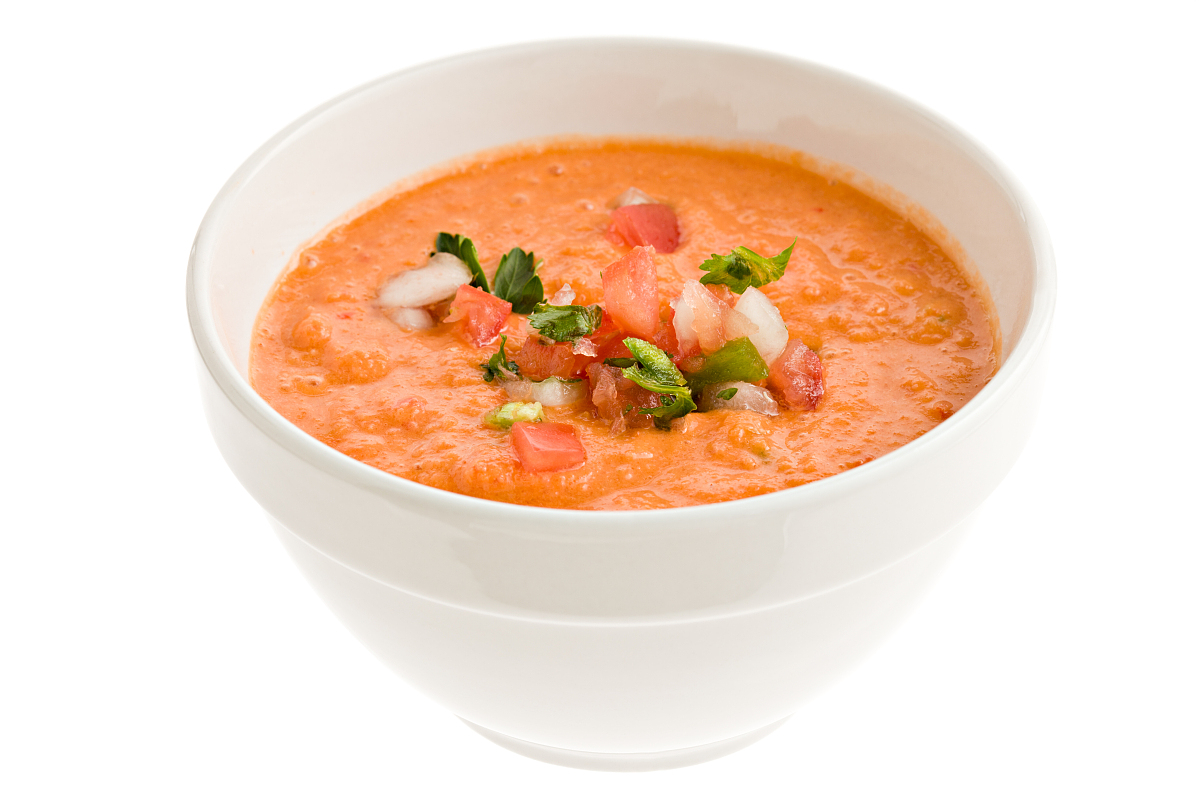 ValeriHold2jg's tweet photo. Un chupito de gazpacho frío en una tarde calurosa!  Sabor fresh que me revive al instante. https://t.co/jGR0twlyLT