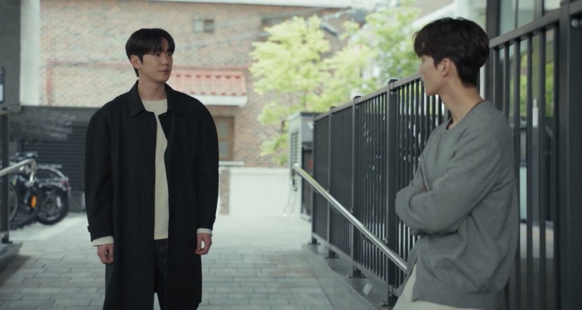 elasizne's tweet photo. thinking about the fact pio's every day showing up at the jeongyo front door unannounced https://t.co/DWtsAjiNMj