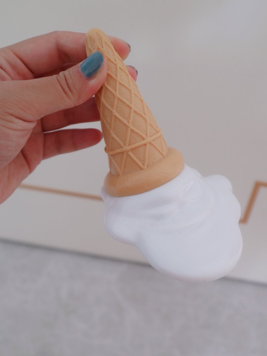 DomingaGil2c's tweet photo. Manualidad súper fácil para decorar tu habitación con lana y palitos de helado! Solo necesitas envolver, pegar y listo https://t.co/fOgfqEzWOn