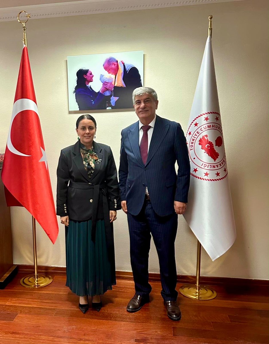 hatice_atan73's tweet photo. 🇹🇷 Gazilerimiz;
Kahramankazan 15 Temmuz Şehit ve Gazi Aileleri Dernek Başkanı Cafer Akın ve Yönetim Kurulu, 

📌Terörsüz Türkiye Platformu Başkanı Turgut Lenk, 

📌Gazi annesi Ayşe Çiçek teyzemiz ile Bakanlığımız da bir araya geldik.

Şehitlerimizin aileleri ve gazilerimiz milletimizin en değerli emanetidir.

Nazik ziyaretleri için kendilerine teşekkür ediyorum.
Sağ olsunlar, var olsunlar.