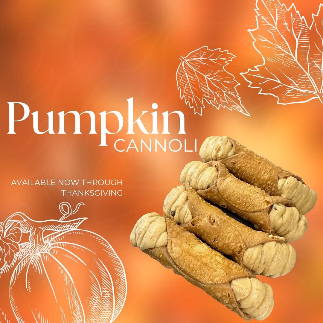 ChicagoPastry's tweet photo. Pumpkin cannoli are here! #pumpkin #cannoli #fall #autumn #pastry #bakery https://t.co/GCGjT4CcTS