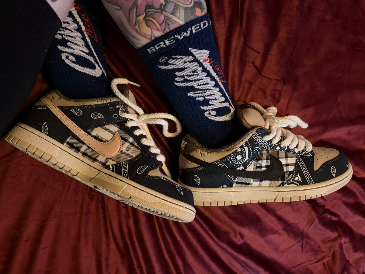 mandiisdaddy's tweet photo. New shoes need christening betas😈 https://t.co/qb2shrJCKK