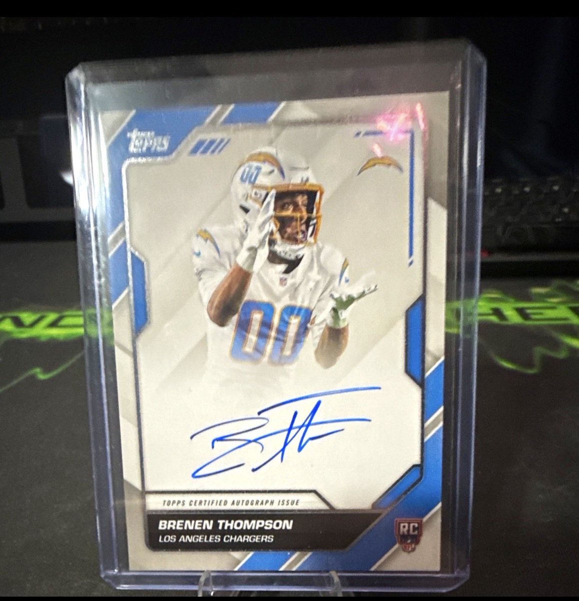 bald_cajun's tweet photo. At 1000 followers I will give away this flagship first Brenen Thompson auto. 
To enter retweet this tweet and follow! https://t.co/hPGs1HnAMM