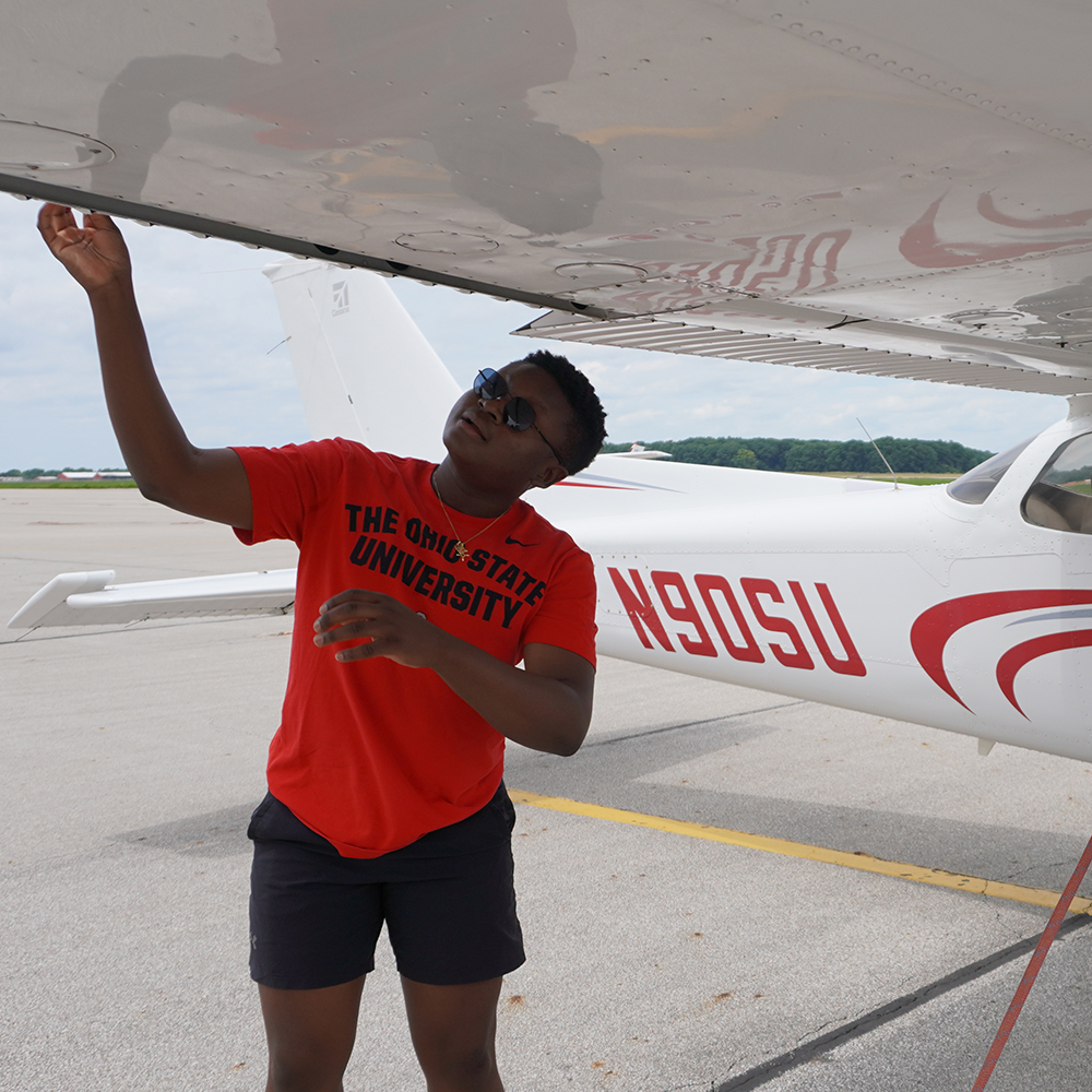 OSU_Airport's tweet photo. In addition to fostering a safe + dynamic learning environment for Buckeye pilots, #flyKOSU operates as a living-learning lab for future aviation professionals. Thanks @FlyingMagazine  + @cas_osu  for highlighting some of the opportunities: https://t.co/jAkxcpBvU8 https://t.co/GTSJT7TrBV
