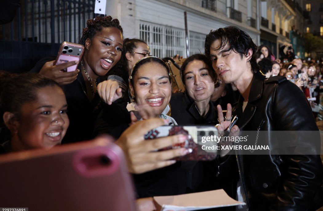 ImageofBRIGHT's tweet photo. Thai actor and singer Bright Vachirawit greets fans after attending the Acne Studios Women's Spring/Summer 2027 collection

[ gettyimages ] 
🔗 https://t.co/CBkeMRvXAE

BRIGHT WITH ACNE STUDIOS
#AcneStudiosSS27xBRIGHT
#AcneStudiosxBRIGHT 
#AcneStudiosSS27 
#bbrightvc @bbrightvc https://t.co/oT76wal8dw