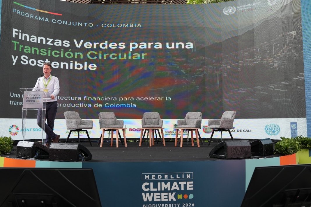 PnudColombia's tweet photo. 🍃Lanzamos Finanzas Verdes para una Transición Circular y Sostenible en la #ClimateWeekMedellin. Una apuesta de @onucolombia, a través de #PNUDColombia y @ONUDIColombia, con el apoyo del @JointSDGFund para una efectiva localización de los ODS👇🏻
#SDGLocalization @LisaKurbiel https://t.co/HApilp8sur
