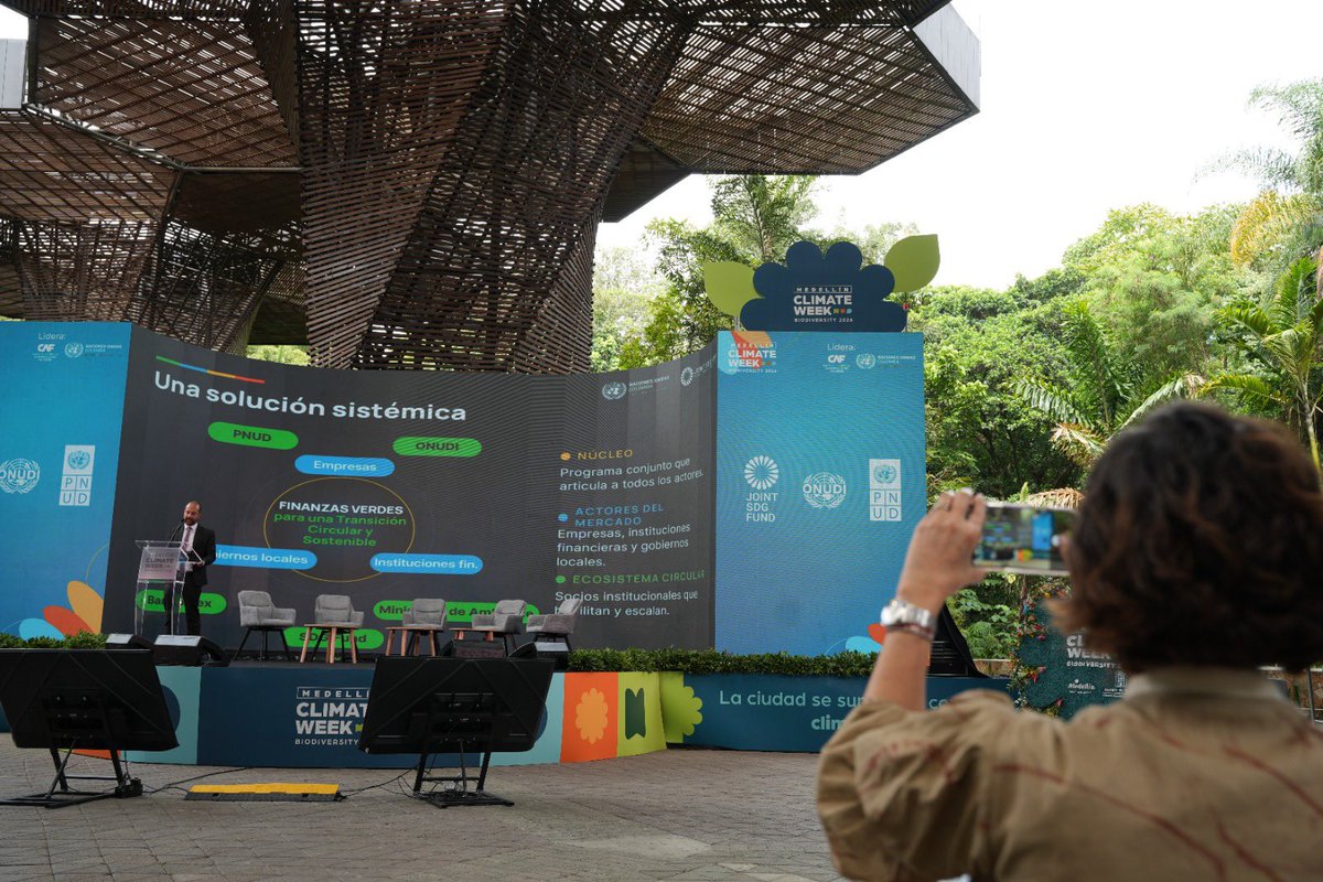 PnudColombia's tweet photo. 🍃Lanzamos Finanzas Verdes para una Transición Circular y Sostenible en la #ClimateWeekMedellin. Una apuesta de @onucolombia, a través de #PNUDColombia y @ONUDIColombia, con el apoyo del @JointSDGFund para una efectiva localización de los ODS👇🏻
#SDGLocalization @LisaKurbiel https://t.co/HApilp8sur