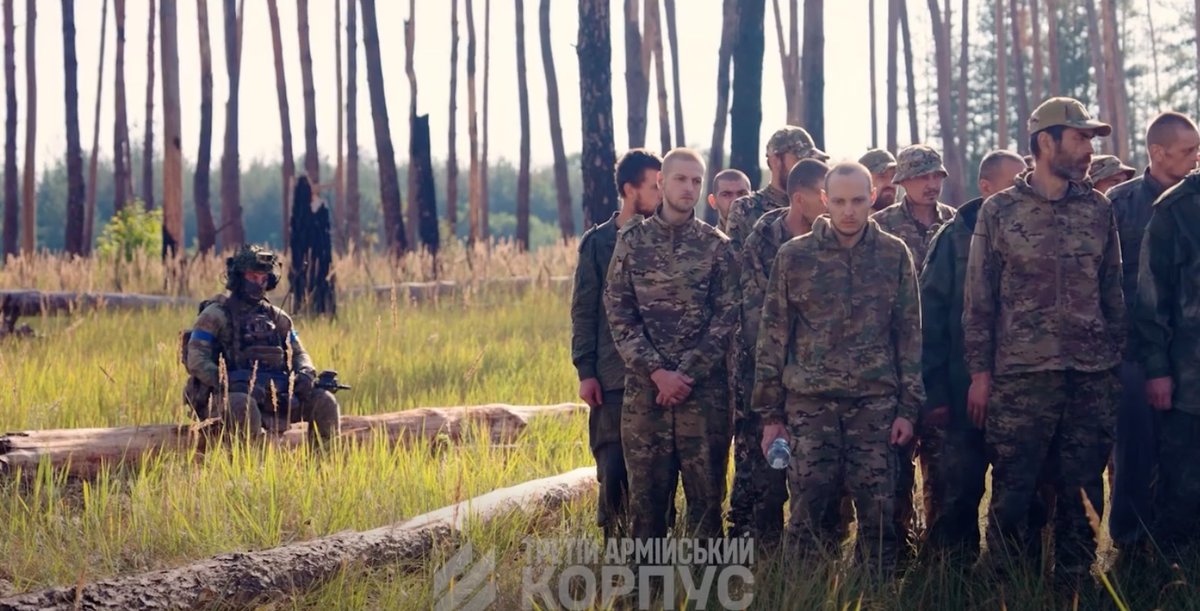 InfoResist's tweet photo. Операція «Вівальді»: Третій армійський корпус показав відео здачі окупантів у полон

“Кіношне «русскіє нє сдаются» перетворилося на здачу цілих підрозділів під час наступальної операції «Вівальді» Третього армійського корпусу”, – йдеться в повідомленні. https://t.co/8j9OcVlY6o https://t.co/vLGoWv7614