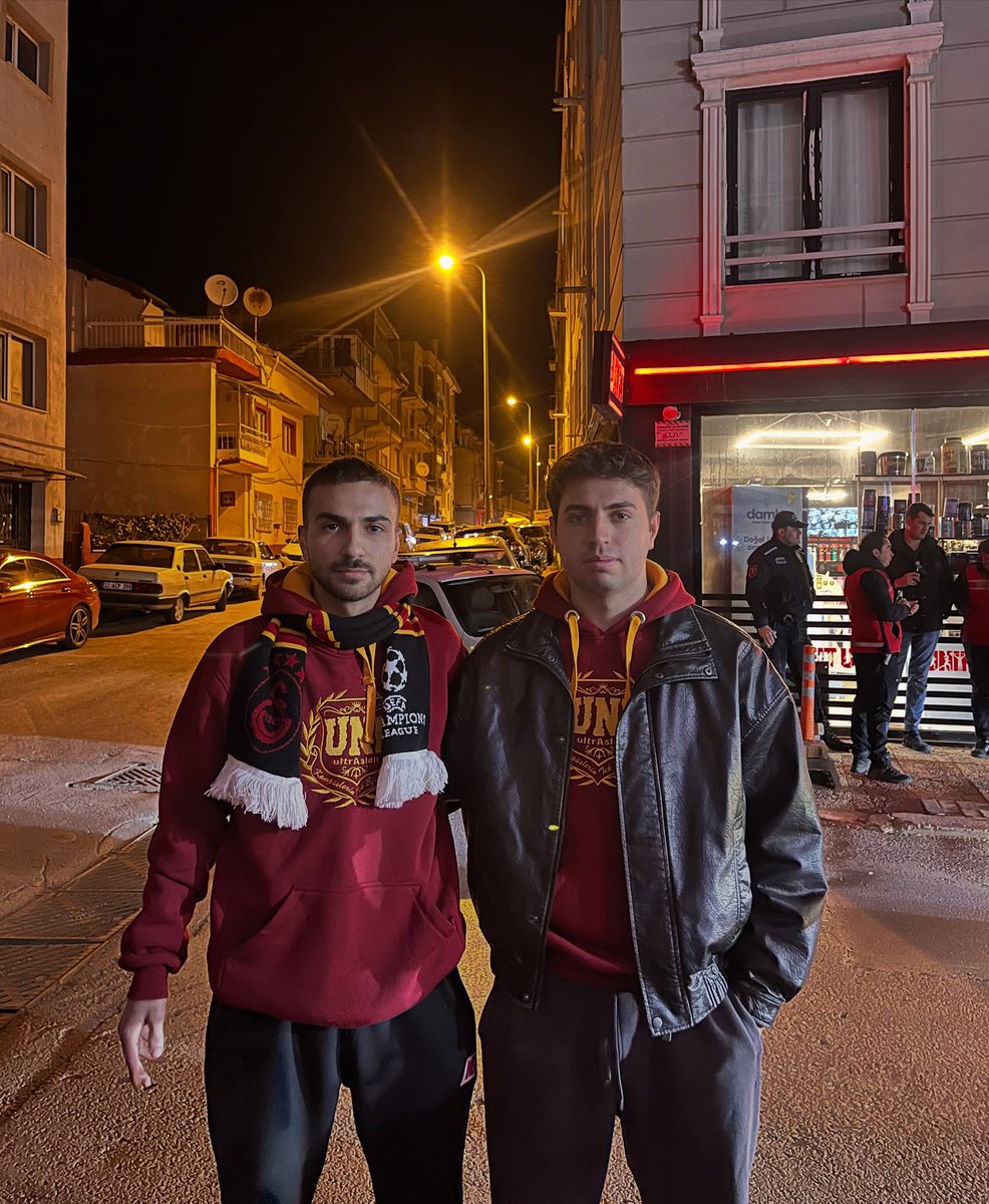 uAUNIUsak's tweet photo. TEMSİLCİ DEĞİŞİKLİĞİ

Grubumuzun temsilcisi Yasem GERGİN, sürdürmekte olduğu görevini Mehmet ŞAHİN’e devretmiştir.

Başkanımıza bugüne kadar vermiş olduğu emeklerden dolayı teşekkür ederiz. Görevi devralan Mehmet ŞAHİN’e yeni görevinde başarılar dileriz.

#ultrAslanUNI https://t.co/yYd6HKrQyB