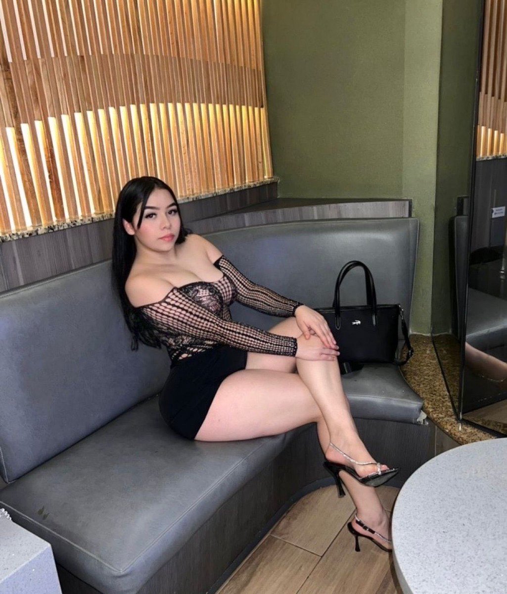 ClaraAndara_'s tweet photo. Ya estoy aquí, tranquilita, esperando… 🖤 ¿Tú qué harías si me tuvieras enfrente? 👀 Te leo. 😏 https://t.co/SV2xLyW8Yl