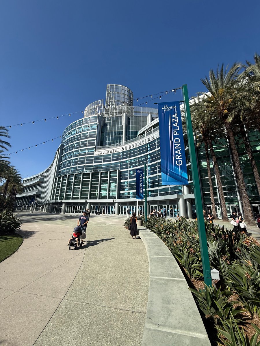 OptometryTimes's tweet photo. Welcome to Anaheim! We're so excited to be at this year's American Academy of Optometry Conference. 

For the latest insights from presenters and attendees, read our conference coverage here: https://t.co/nKO249eP3O https://t.co/qkFGwEnQyS
