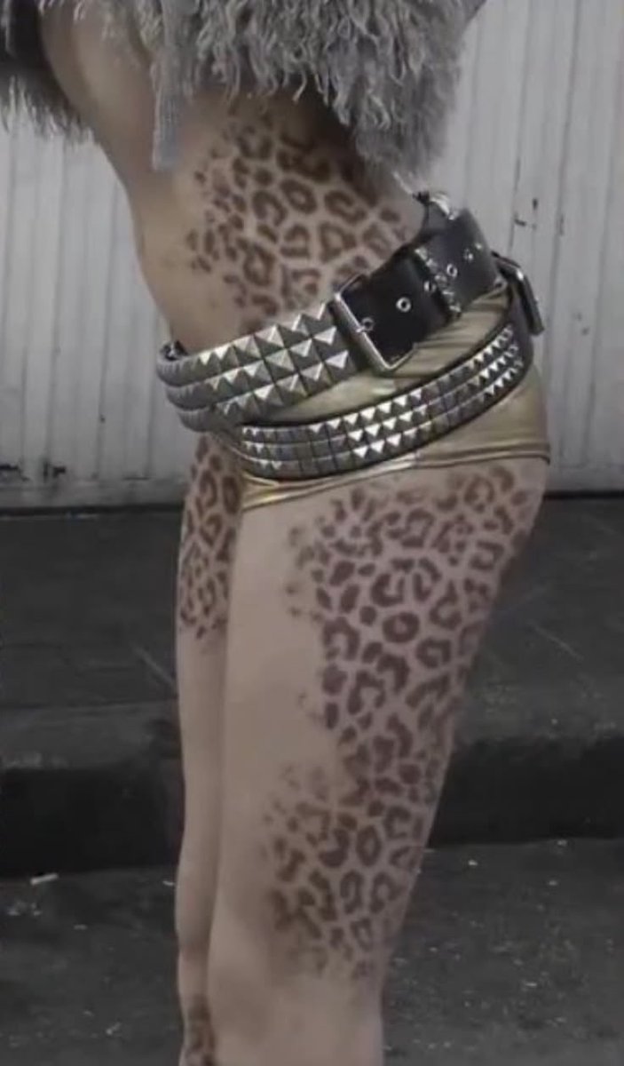 _greywithin's tweet photo. tattooed animal print https://t.co/pfivytYea6