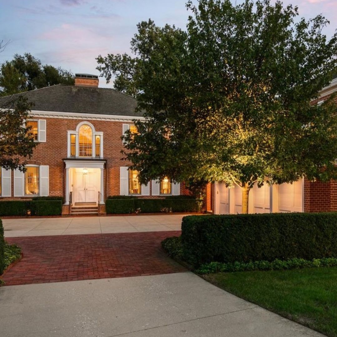 properties's tweet photo. Privately set on nearly an acre just one block from Lake Michigan, this $10.5M Kenilworth estate is the pinnacle of modern luxury. See more: https://t.co/xS90Rv84jL
----
134 Melrose Avenue Kenilworth, Illinois 60043
Offered for: $10,500,000
Listed by: Carrie McCormick https://t.co/0D0OBWW9JI