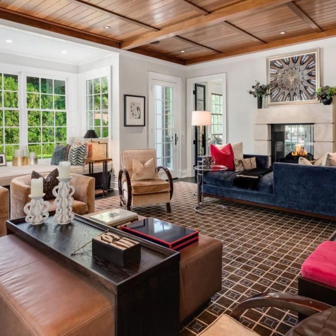 properties's tweet photo. Privately set on nearly an acre just one block from Lake Michigan, this $10.5M Kenilworth estate is the pinnacle of modern luxury. See more: https://t.co/xS90Rv84jL
----
134 Melrose Avenue Kenilworth, Illinois 60043
Offered for: $10,500,000
Listed by: Carrie McCormick https://t.co/0D0OBWW9JI