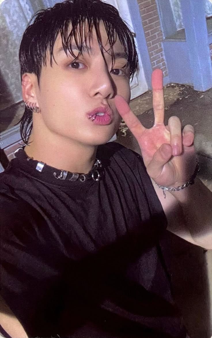 7lostrm2's tweet photo. WTB|LFS INA 🇮🇩

BTS Jungkook  GOLDEN Lucky Draw PC

help RT plis

🇧🇷 Brazilian buyer
📦 Must be ready in INA
❌️ Over
⭕️ Good condition only
⭕️ DM

🛒 Seller must contact my proxy for payment &amp; Shopee shipping 🍊

BTS Jungkook Golden  LD PC photocard INA Indonesia Lucky Draw jk https://t.co/gHPgLHoLq6