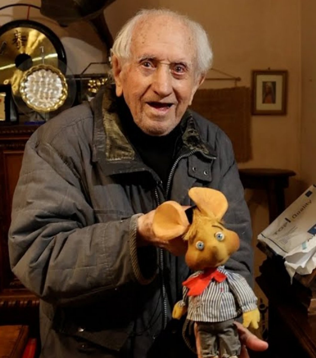 CartoonsOTMoon's tweet photo. Peppino Mazzullo, la voz de Topo Gigio, ha fallecido a los 100 años de edad. https://t.co/9dPK07RIbY