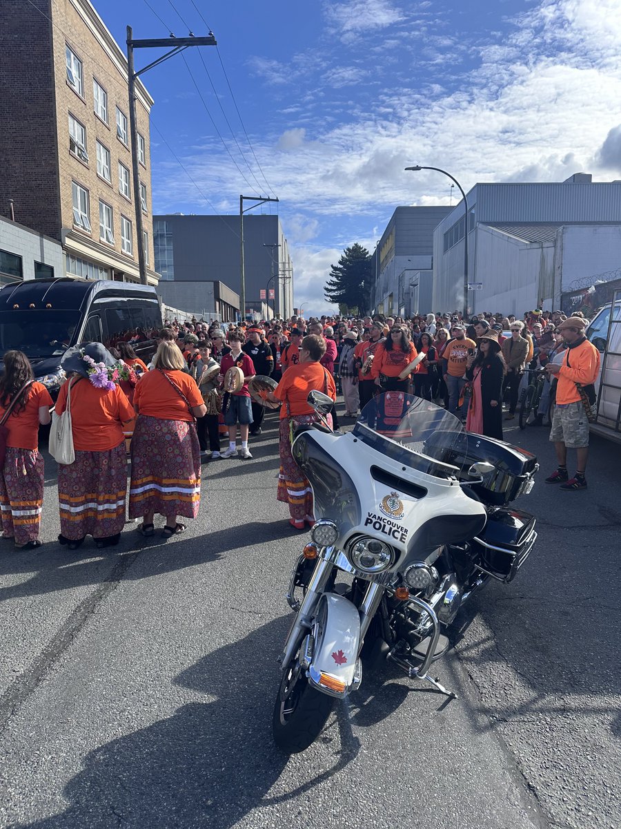 VPDTrafficUnit's tweet photo. VPD motors assist with commemorative walk to honour survivors and reflect on the legacy of Canada's Indian Residential School system #OrangeShirtDay  #EveryChildMatters https://t.co/23oDu8YzEm