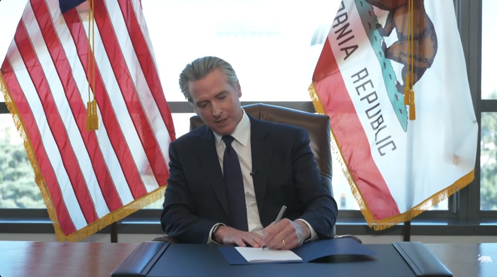 stevenwaldman's tweet photo. "This is a big deal," said @GovPressOffice signing the historic Community NEWS Act: tax credits to news orgs to hire &amp; retain local journalists. Most significant law to revive local news. Content-neutral, nonpartisan, digital, print, b'cast, forprofit &amp; non, old &amp; new. THANK YOU. https://t.co/DU3DNm9wZJ